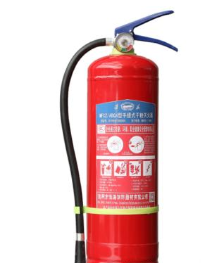 帶電設(shè)備電壓超過1kV的場所是否還需要配置滅火器？